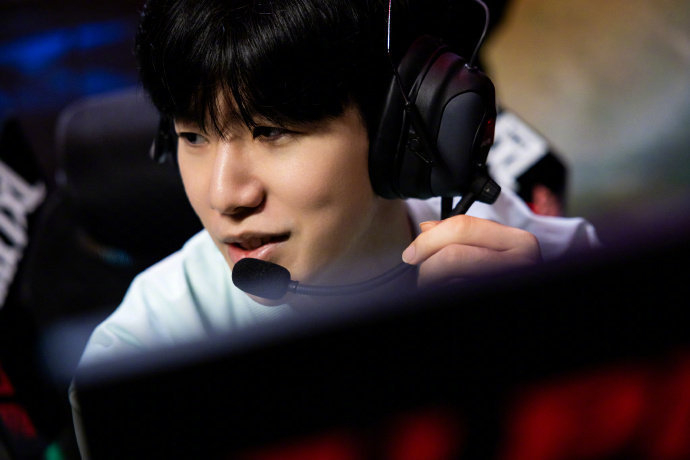 爱摔跤的观 爱摔跤的观